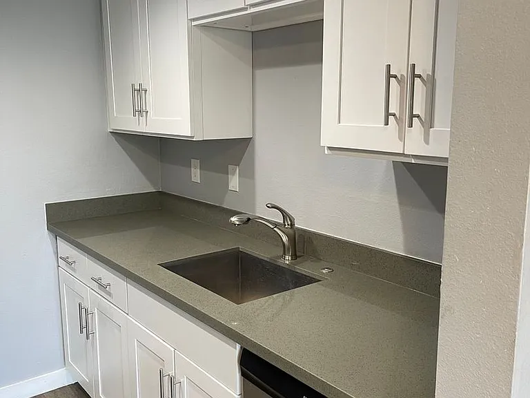 Seattle View Apartments — Photo 23