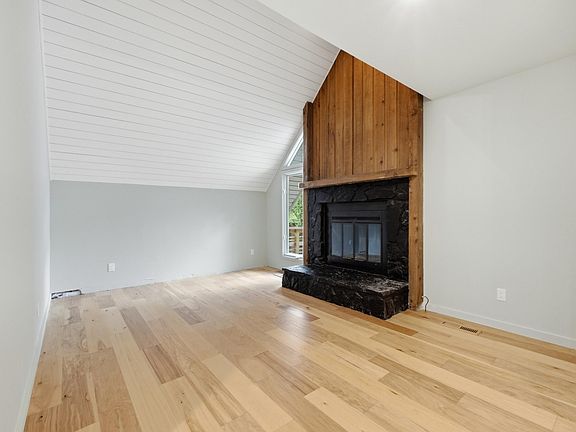 4th image of 3557 Brandon Ln NE