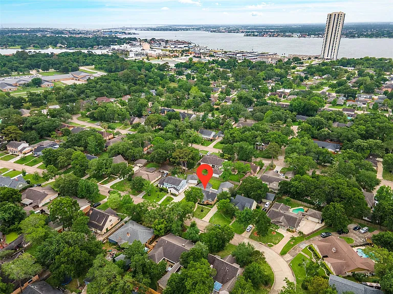 4034 Shady Springs Dr — Photo 4