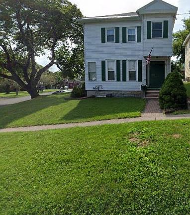 518 & 520 Plymouth Dr
Front entrance