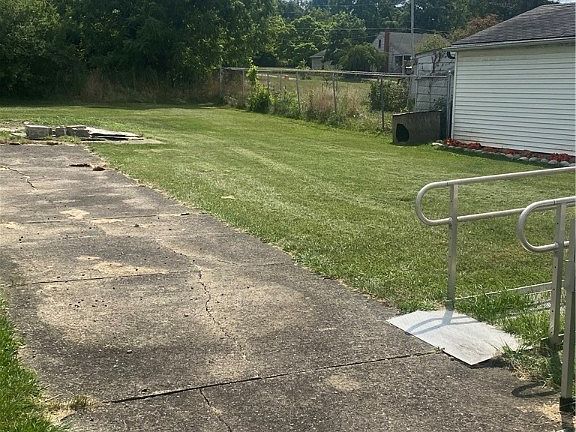 3rd image of 911 Scioto St