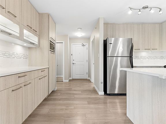 3rd image of 8480 Granville Ave #219