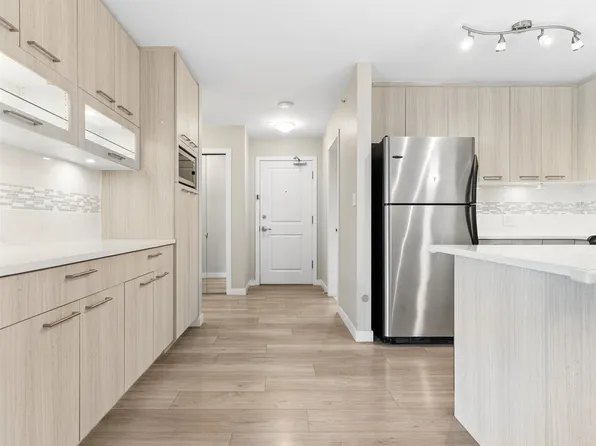 8480 Granville Ave #219, Richmond, BC V6Y 4E8
