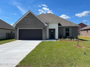 7265 Pencarrow Cir, Ocean Springs, MS 39564