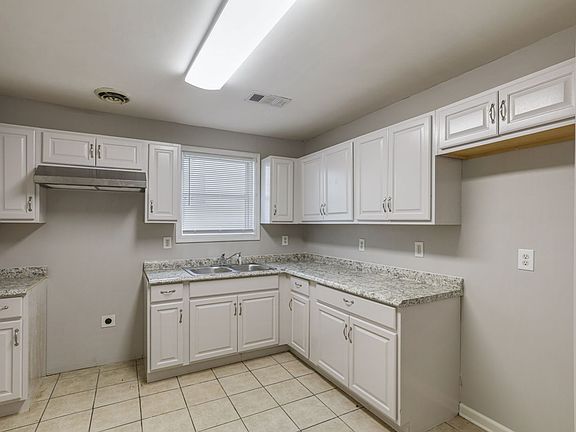 3rd image of 1609 France St