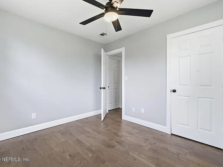 1712 Dibble Cir W — Photo 15