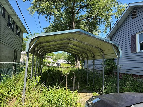 4th image of 1585 Mercer Rd