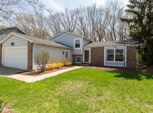 2413 Mallard Dr, Lindenhurst, IL 60046