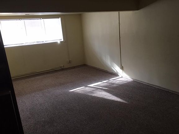 5th image of 950 Edgar Dr APT 15