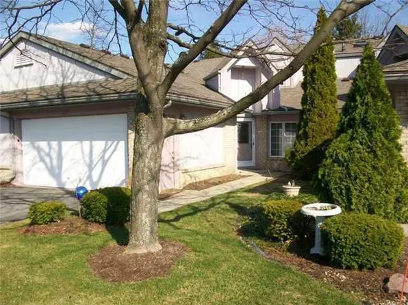 1671 Ravine Estates Dr #1671, Maumee, OH 43537