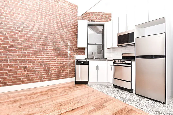 Rented by Bohemia Realty Group | media 6