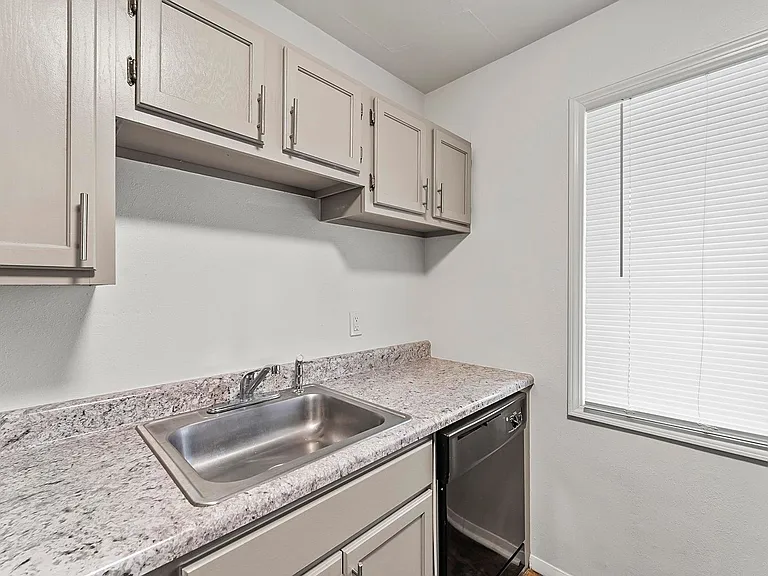 Metro Apartments At Bethalto — Photo 17