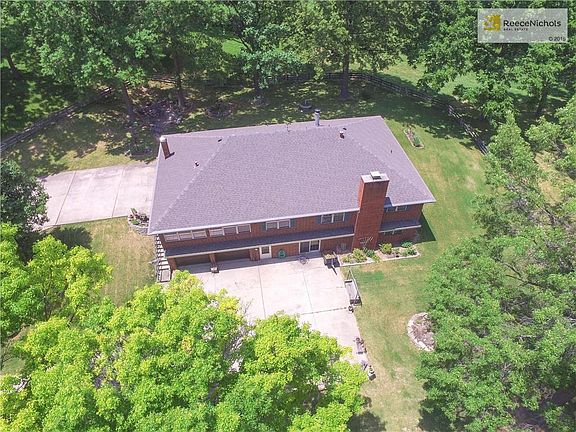 2nd image of 106 S Forest Ave