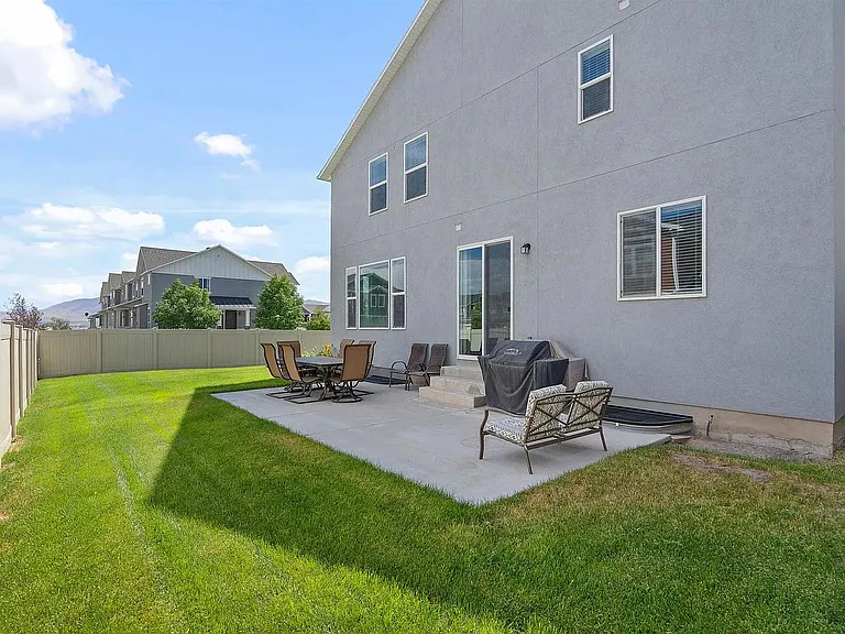 1596 N Cordoba Dr — Photo 27