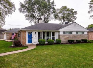 1114 W Villa Dr, Des Plaines, IL