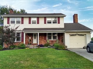 141 Brentwood Dr, Mount Laurel, NJ 08054