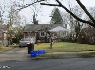 1543 Victoria St, Baldwin, NY 11510