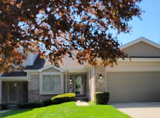 645 Summit Ridge Dr, Milford, MI 48381