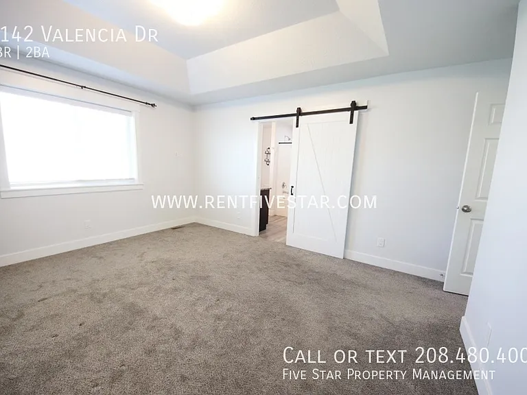 1142 Valencia Dr — Photo 7