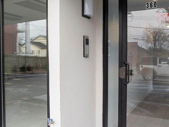 3rd image of 360 Van Duzer St #1B