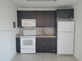 5655 Johnson St, Hollywood, FL