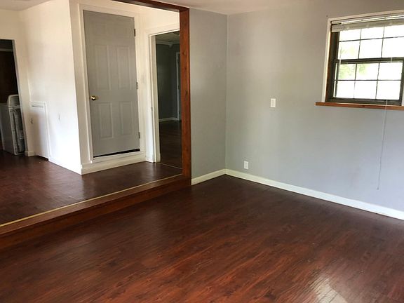 3rd image of 5306 Portsmouth Blvd