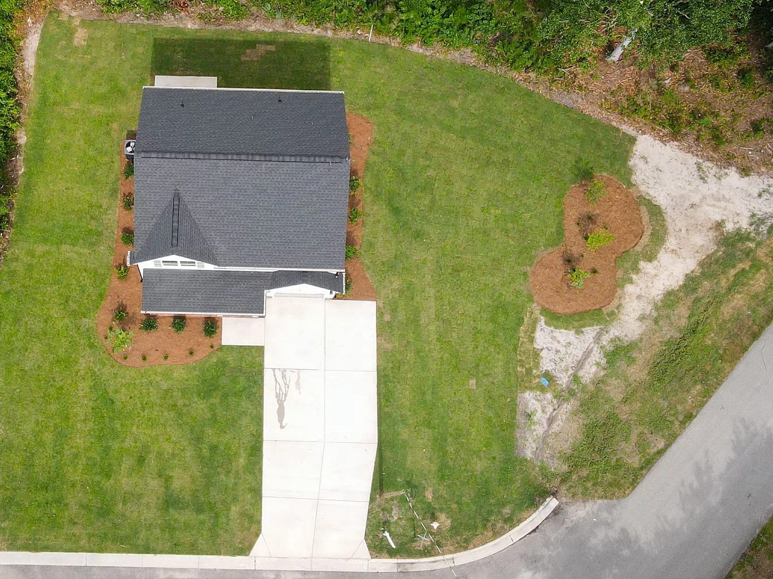 4 bed, 2.5 bath, 1750 sqft, $2,300 — Photo 3
