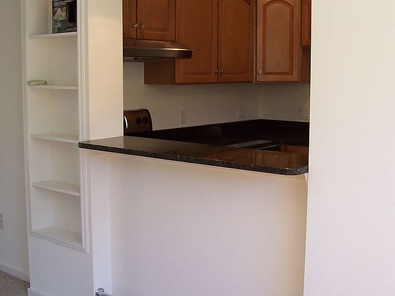 Breakfast Nook w/Foot Bar
