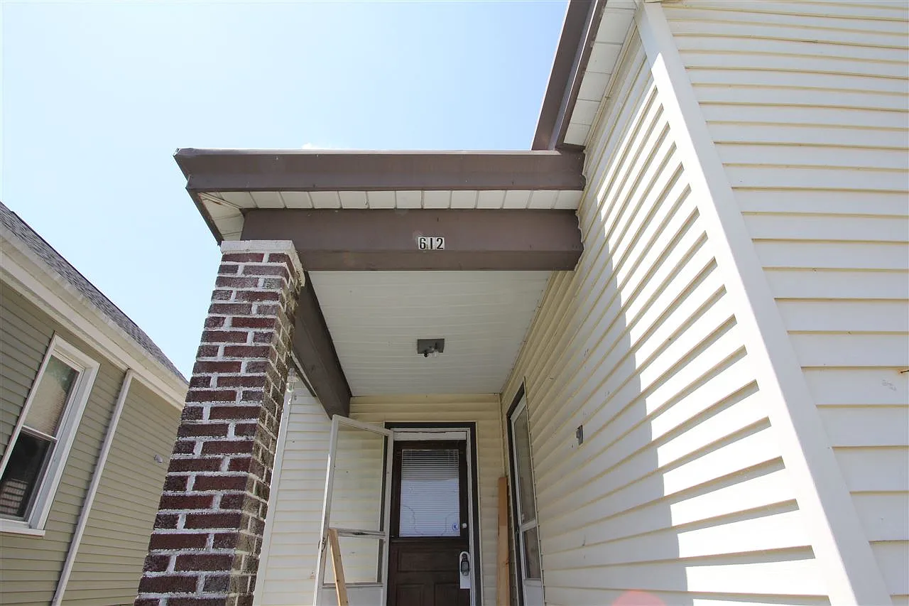612 McKinney Ave photo 1