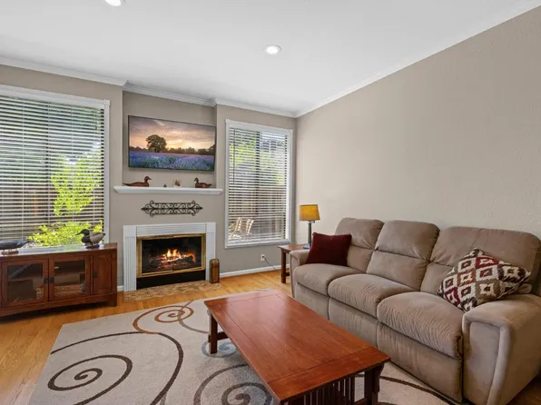 2137 Darnis Cir, Morgan Hill, CA 95037