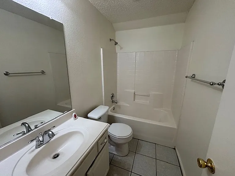 1008 Rock Springs Dr — Photo 33