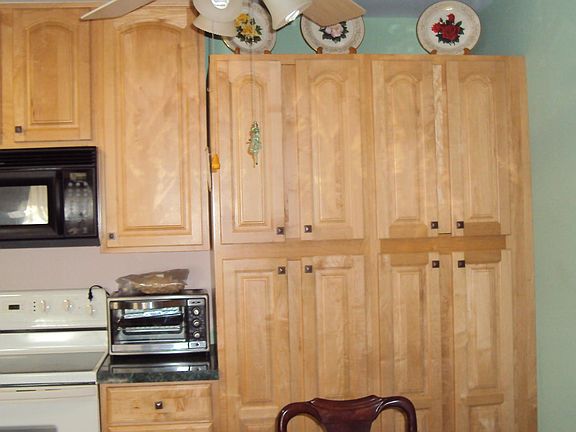 2nd image of 6 Snowberry Lane #B