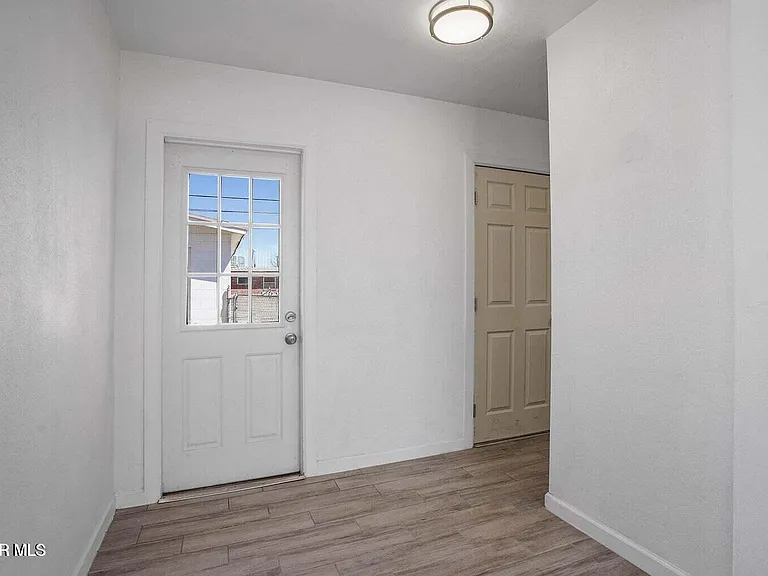 5021 Tetons Dr — Photo 7