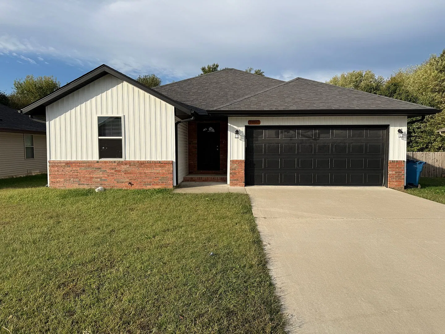 Comfy 3-bedroom, 2-bath home — Photo 1