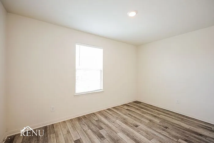 2902 Citron Gdn — Photo 13
