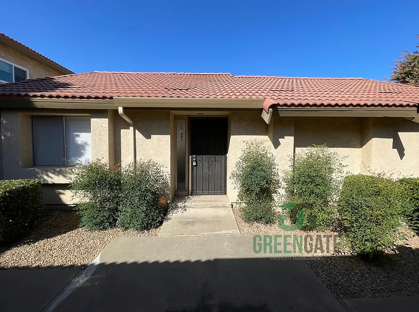 941 Claremont Ct