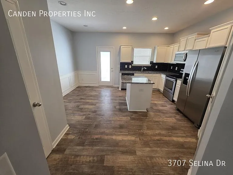 3707 Selina Dr — Photo 8