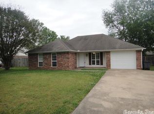 307 Village Dr, Searcy, AR 72143