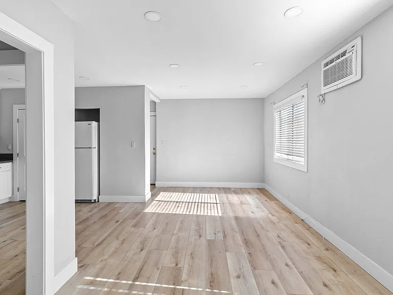 7137 Greeley St #4 — Photo 14