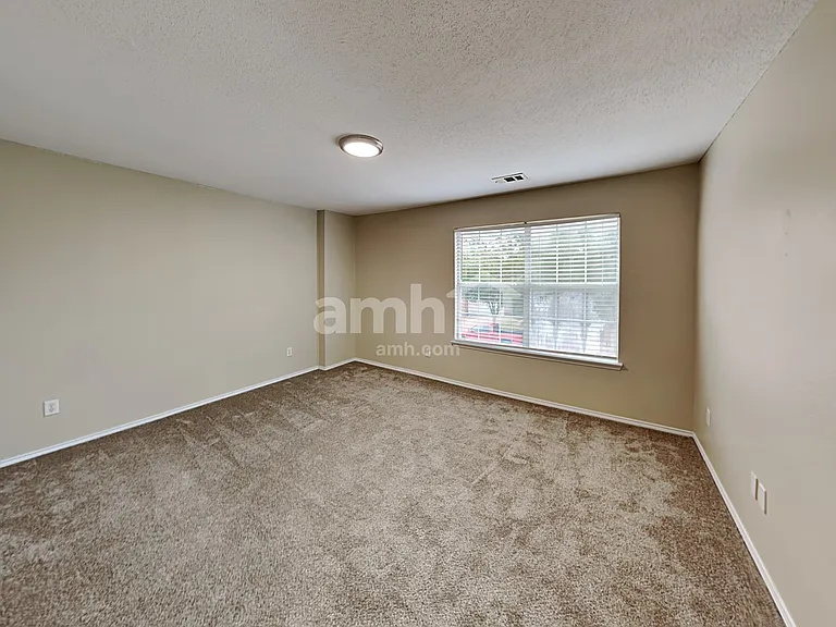 316 Stormydale Ln — Photo 14