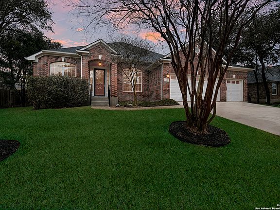 2nd image of 409 FRANK BAUM DR