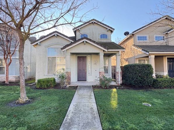 3196 English Oak Cir