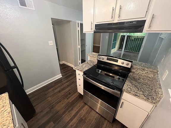 5th image of 518 N Hampton Rd #107
