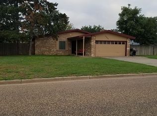 2905 Mesa Dr, Plainview, TX 79072