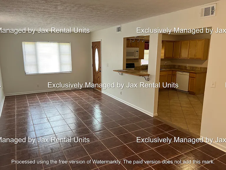 628 Meteor St — Photo 12