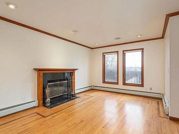 3rd image of 1601 S Franklin St
