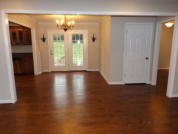 4th image of 1118 Young Ave