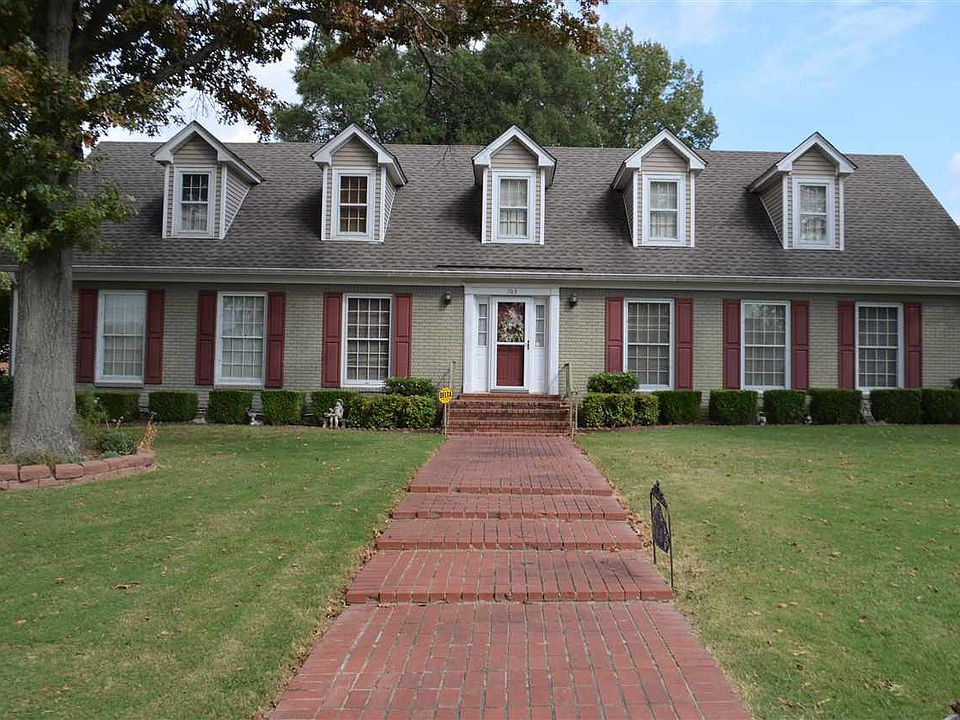 1st image of 763 Foster Ave