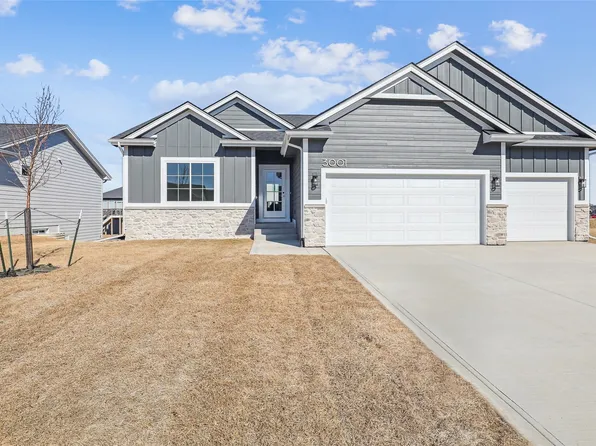 3001 Oak St, Norwalk, IA 50061