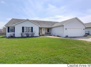 1202 Oakbrook Ave, Chatham, IL 62629